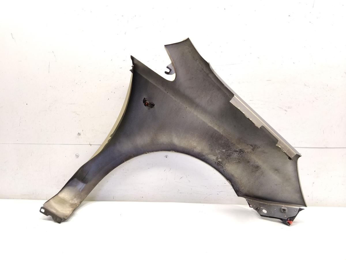 Opel Corsa D original Kotflügel vorn links champagnersilber Z40M Bj.2006