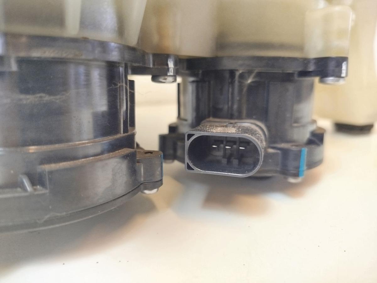 NIO EL6 Elektro SUV Ausgleichsbeh&auml;lter K&uuml;hlwasser Magnetventile Umw&auml;lzpumpe