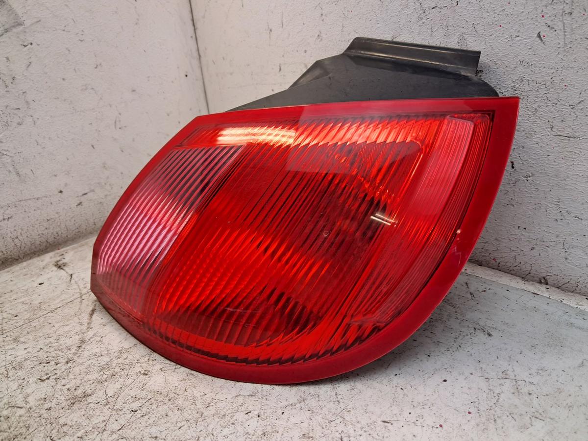 Mitsubishi Colt Z30 orig R&uuml;ckleuchte Schlussleuchte rechts au&szlig;en 3t&uuml;rig BJ2005