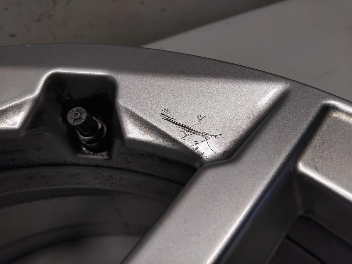 BMW 2er U06 original Alufelge 7Jx16H2 ET41 36116888838 mit Kratzern Bj.2022