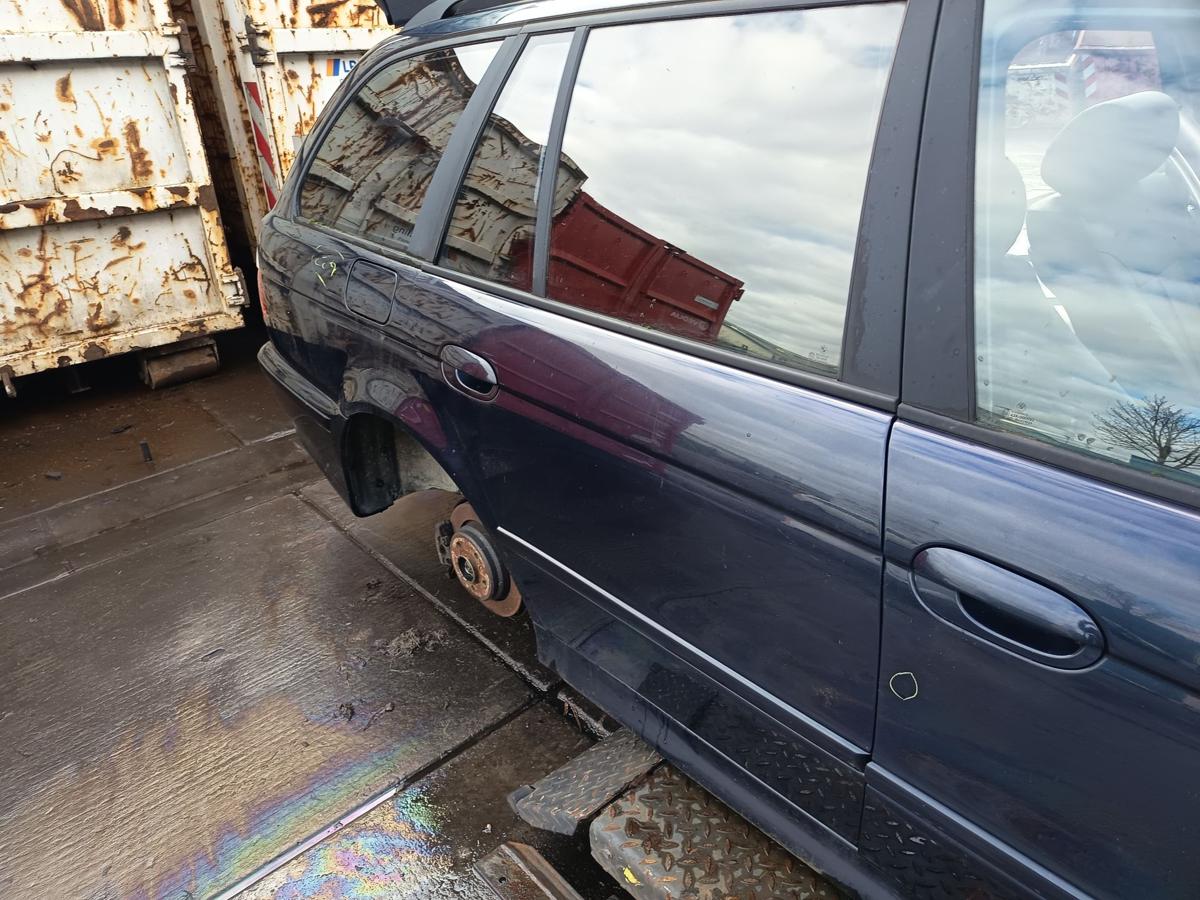 BMW E39 Touring original T&uuml;r hinten rechts Fond 317/5 Orientblau Bj 2003