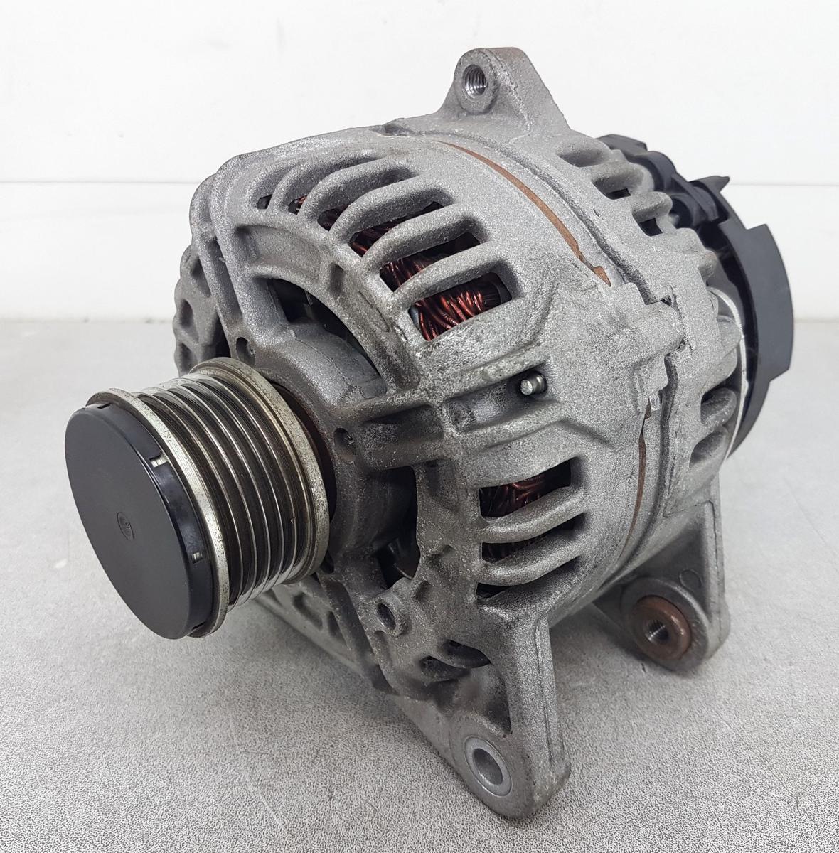 Renault Megane III Lichtmaschine Generator 120A 8200660033A Bj2011 1,6 16V 74kw