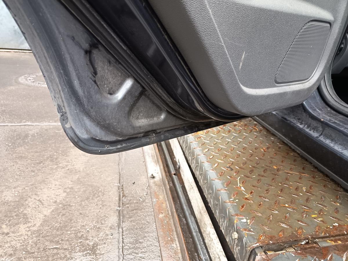 Ford Focus II original T&uuml;r hinten links 5 T&uuml;rer Royal Grau Baujahr 2005