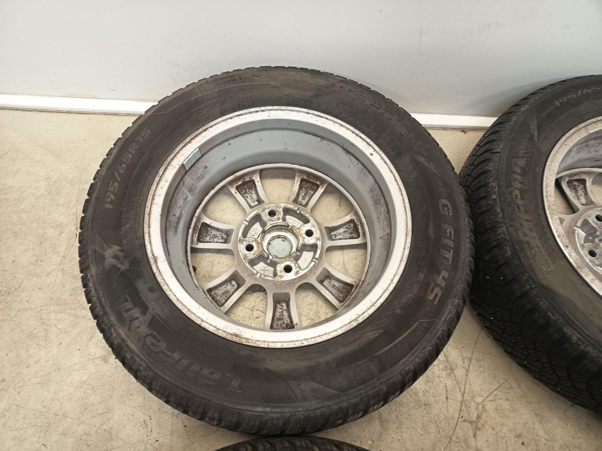 Nissan Tiida C11 orig Satz Alufelgen mit Reifen 5,5x 15 ET40 Bj 2008