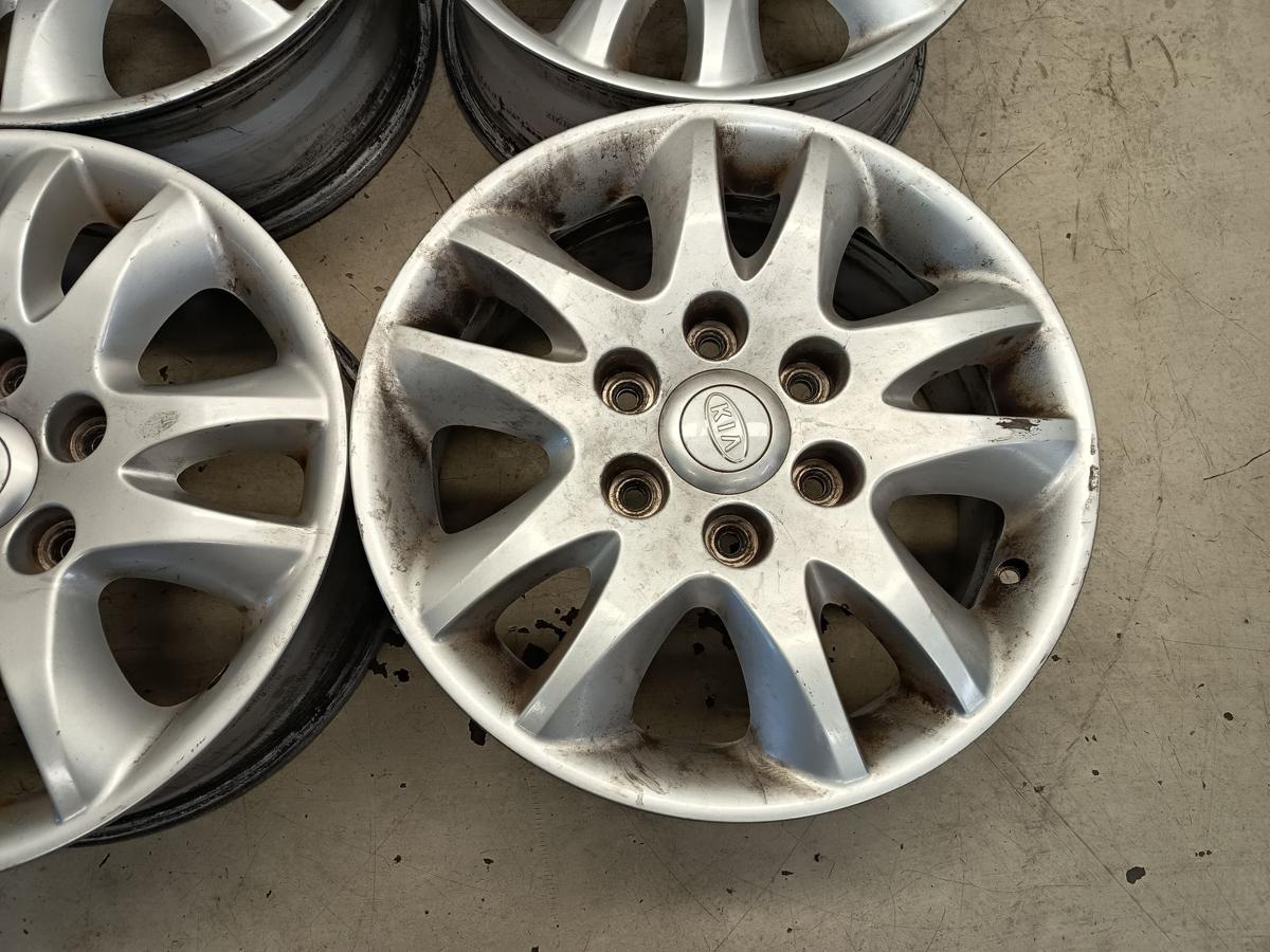 Kia Carnival III original Satz Alufelgen 6,5x17 ET46 529104D250 Bj 2006