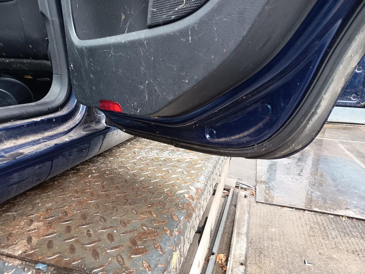 VW Golf Plus original T&uuml;r hinten rechts Fond D5Q Shadow Blue Bj 2009