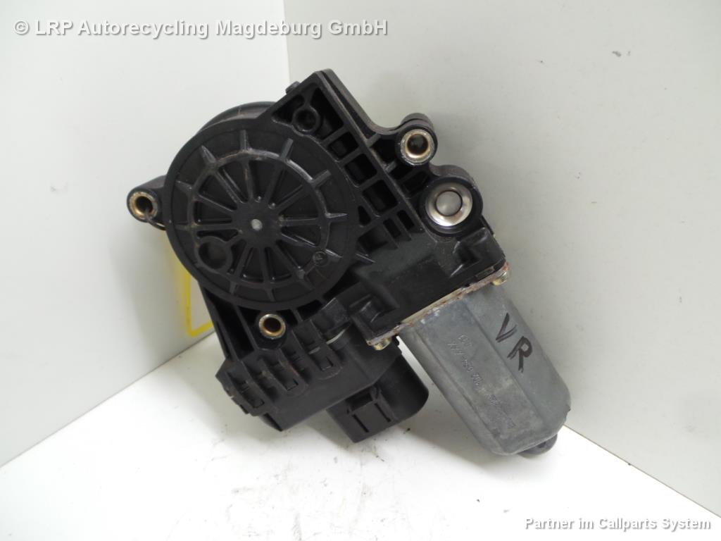 Audi A6 4B Avant Bj.01 Fensterhebermotor vorn rechts BOSCH 0130821774