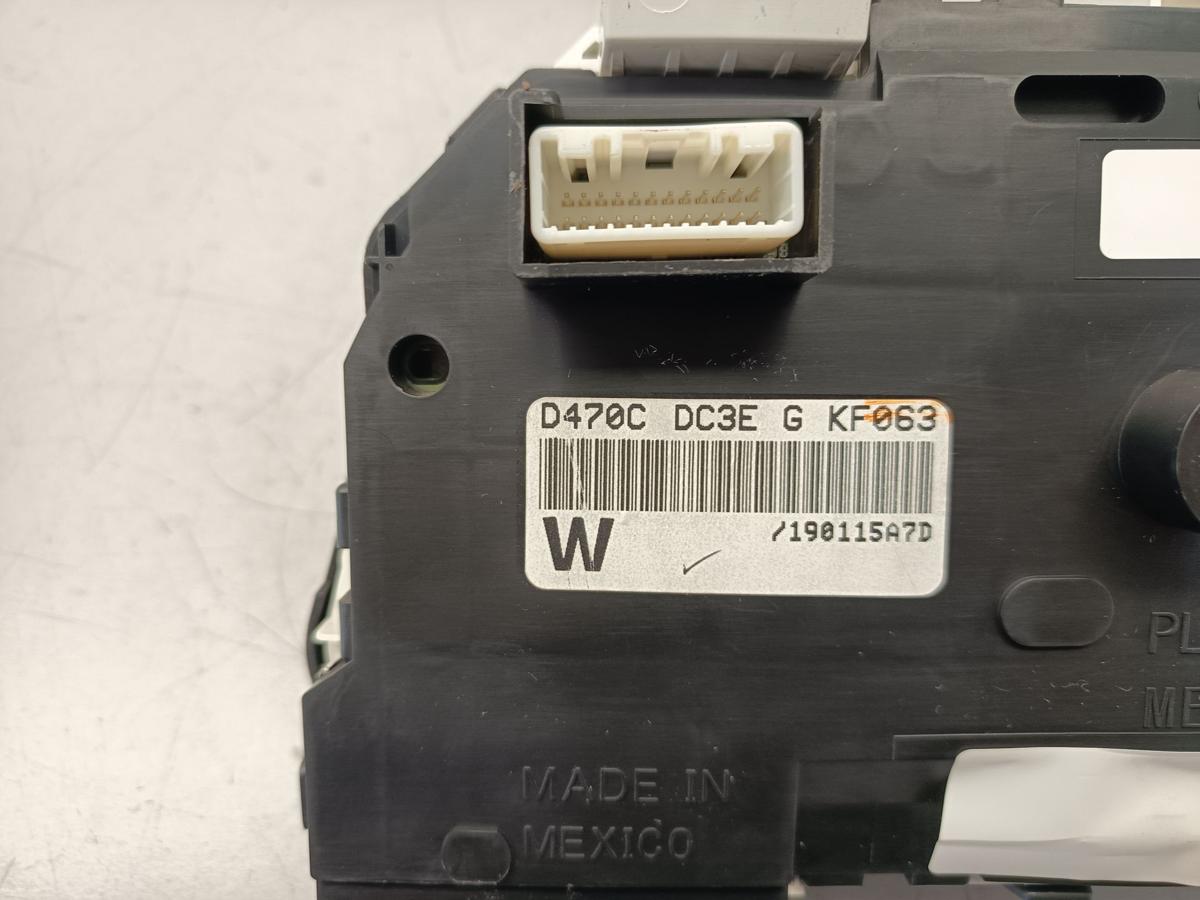 Mazda 2 III DJ orig Kombiinstrument Tacho Benzin 1,4l 66kW 79Tkm Bj 2015