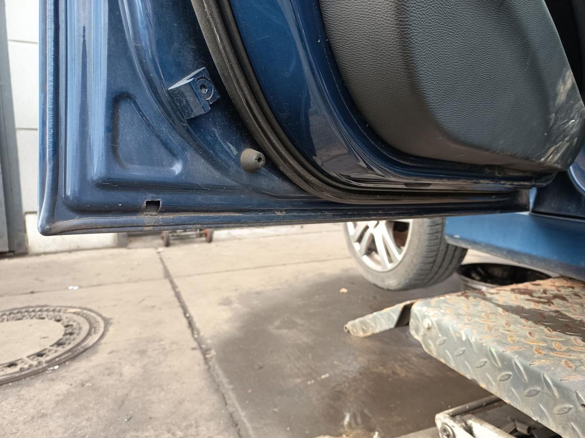 BMW 3er E90/91 original T&uuml;r vorn links Fahrer Rohbau Rost A07 Mysticblau Bj 2006