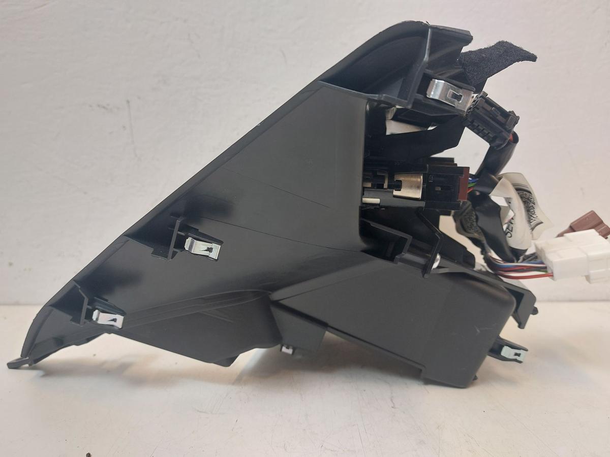 Nissan Leaf ZE1 40kWh Verkleidung Schaltkulisse mit diversen Schaltern Tastern