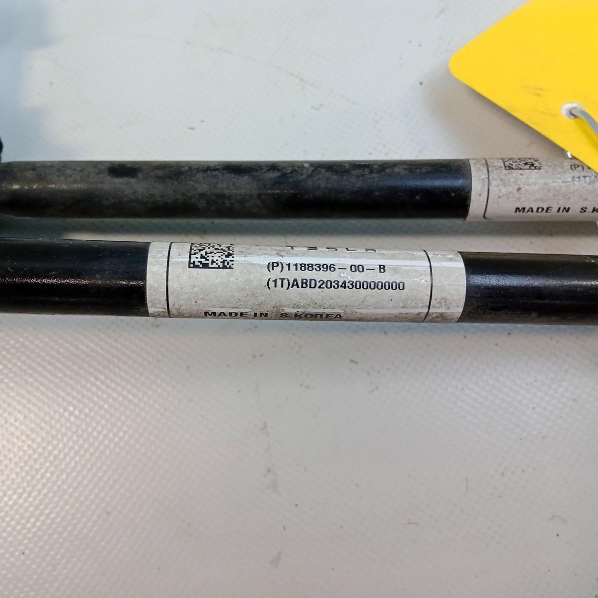Tesla Model 3 RWD original Satz Koppelstangen Stabilisator Vorderachse Bj.2021