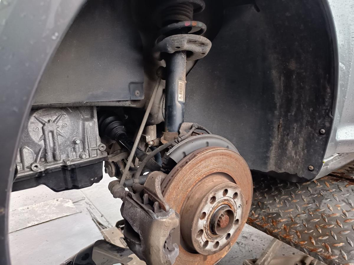 VW Golf Plus 5M original Federbein vorn links 1K0413031BS mit Achsschenkel Bj 06