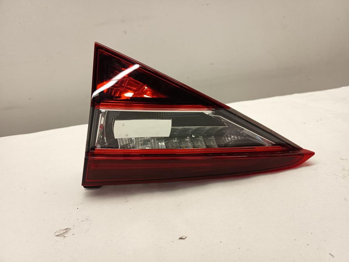 Skoda Superb 3V Kombi original Rück/Schluss/Heckleuchte links innen Bj 2016