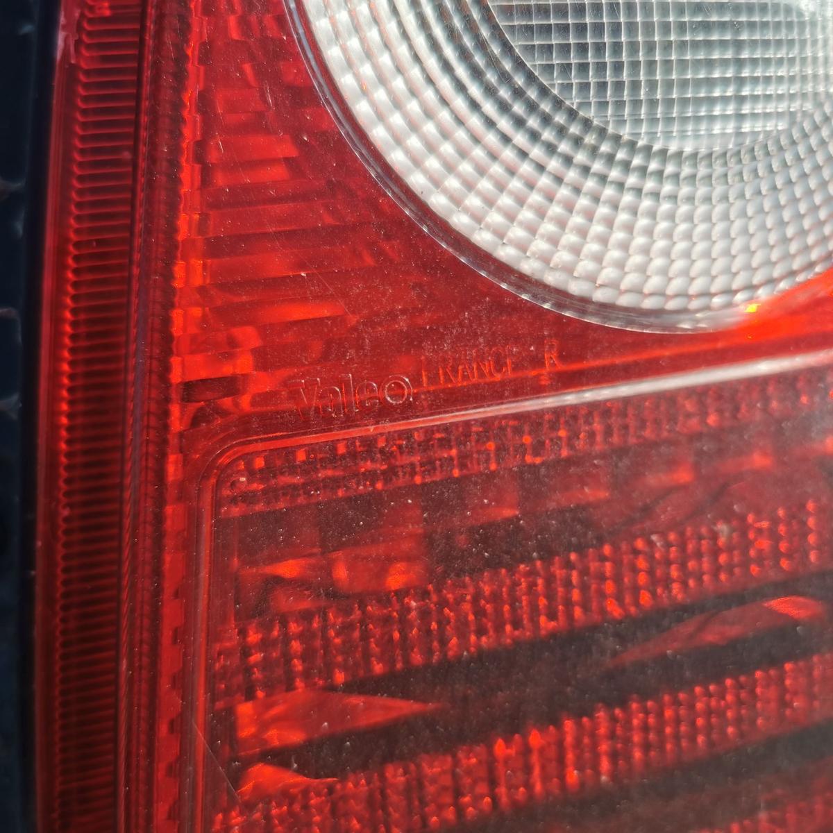 Nissan Micra K12 Rückleuchte Schlussleuchte Rücklicht Lampe hinten rechts 3Trg