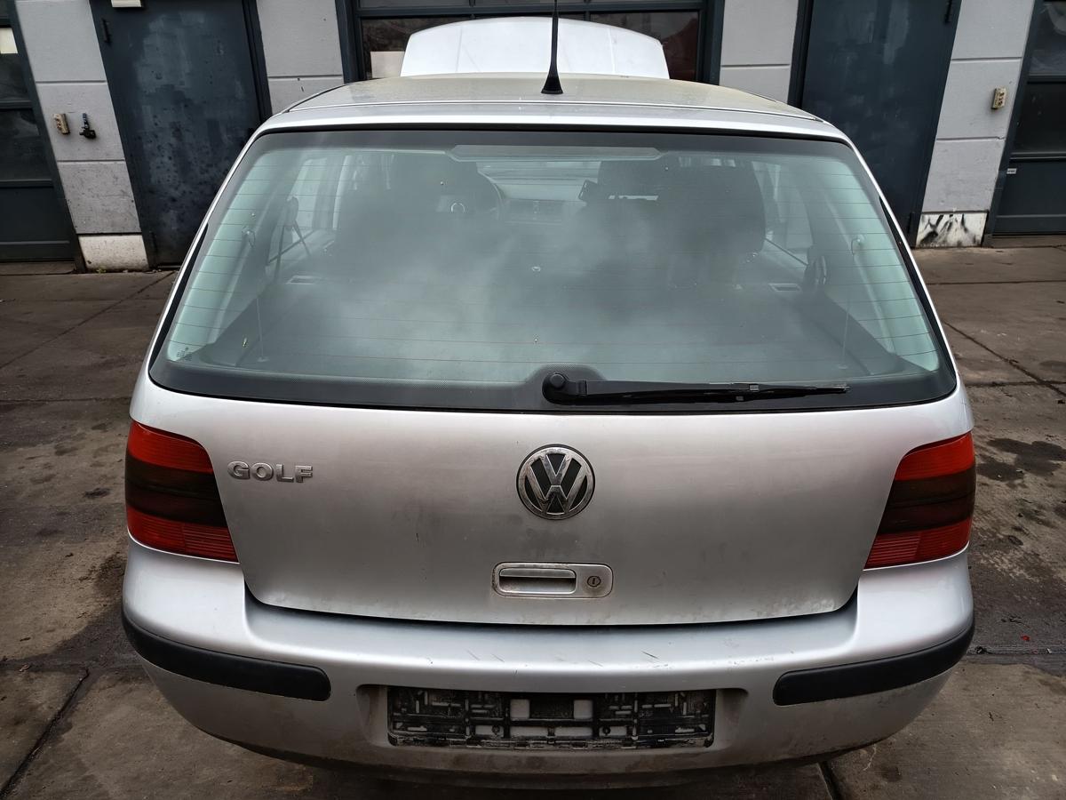 VW Golf IV original Heckklappe mit Scheibe LA7W Reflexsilber Bj 2002