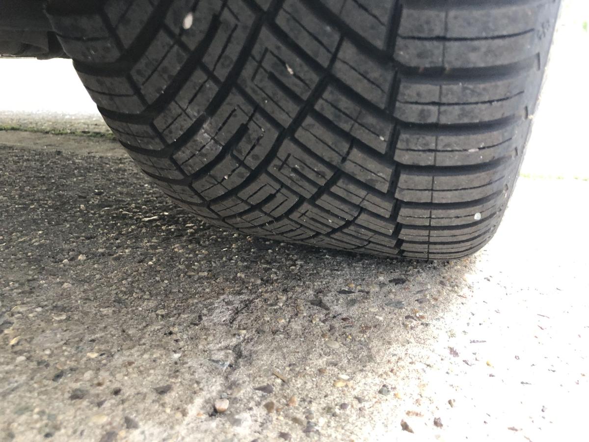 VW Golf 5 V 1K Komplettradsatz Alufelgen Siena Allwetter Conti Barum 225 45R17