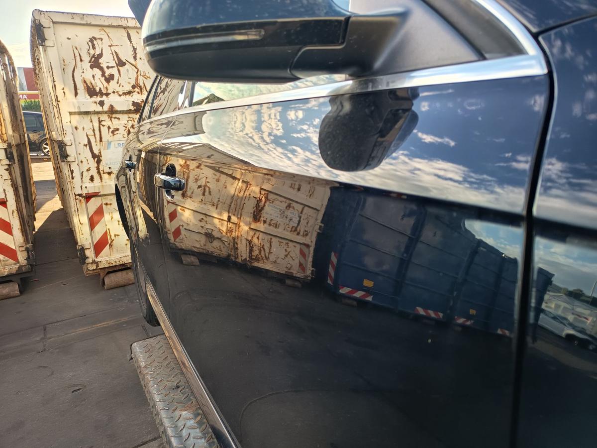 Audi A4 B8 8K original T&uuml;r vorn rechts Beifahrer Y9B Brillantschwarz Bj 2009