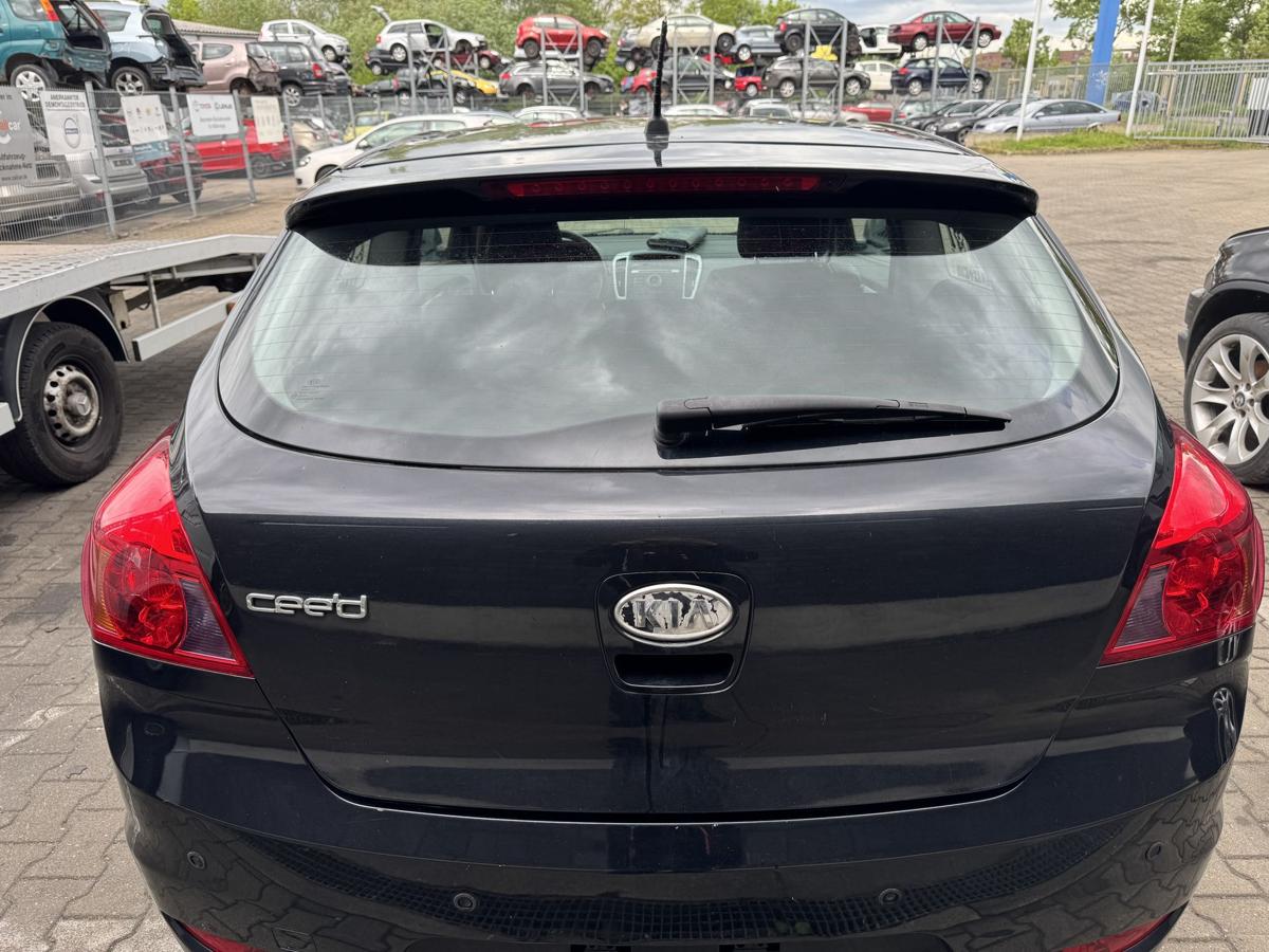 Kia Pro Ceed original Heckklappe mit Heckscheibe 1K Black Pearl Bj.2010