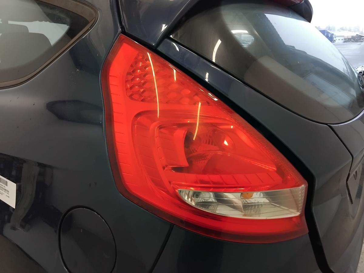 Ford Fiesta JA8 original R&uuml;ckleuchte Heckleuchte links BJ2011