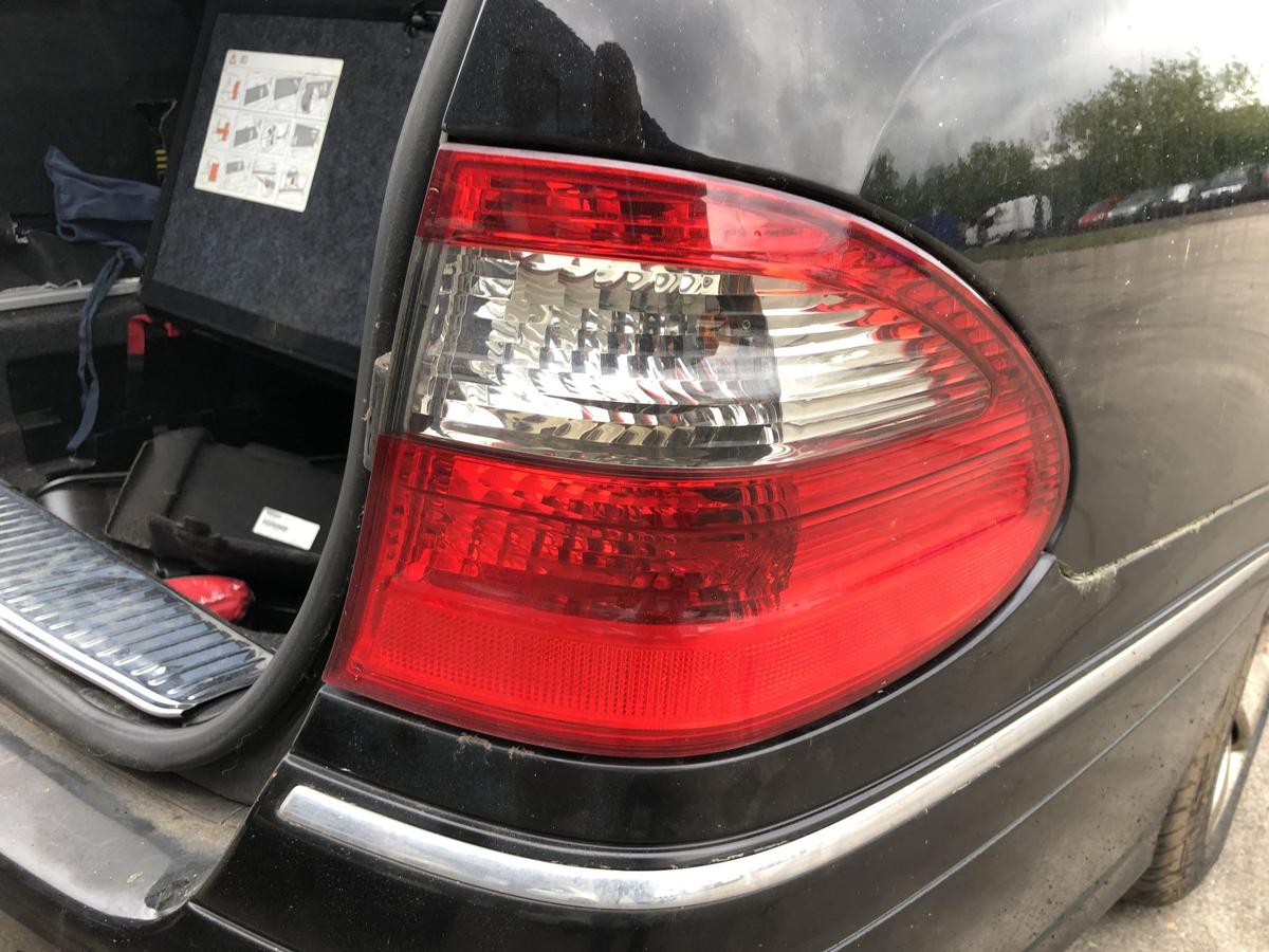 Mercedes E Klasse S211 Mopf R&uuml;ckleuchte au&szlig;en rechts R&uuml;cklicht Heckleuchte OEM