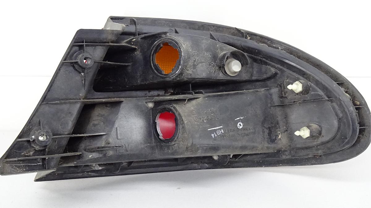 Mazda 323F BA BJ1998 Rückleuchte Rücklicht rechts 0431439 5 Türig