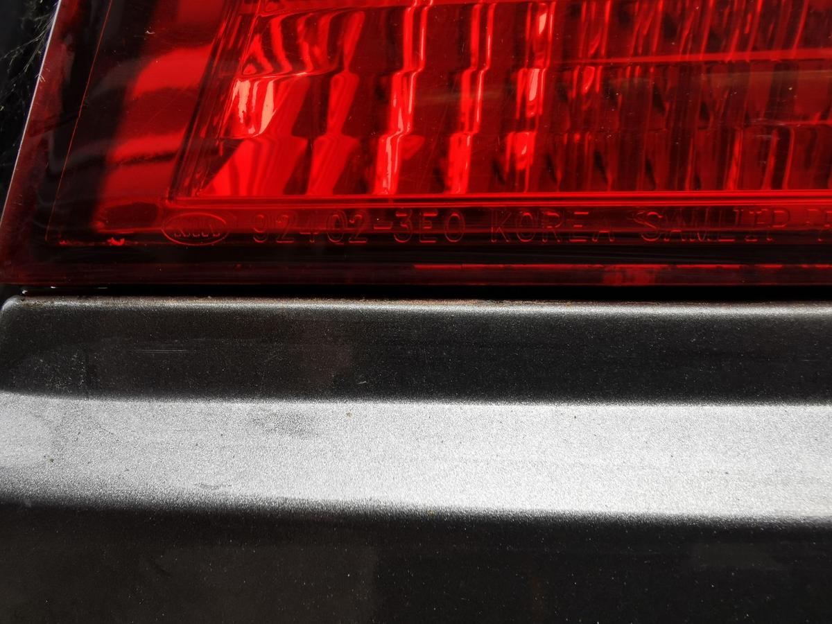 Kia Sorento JC R&uuml;ckleuchte Schlussleuchte R&uuml;cklicht hinten rechts bis 2006