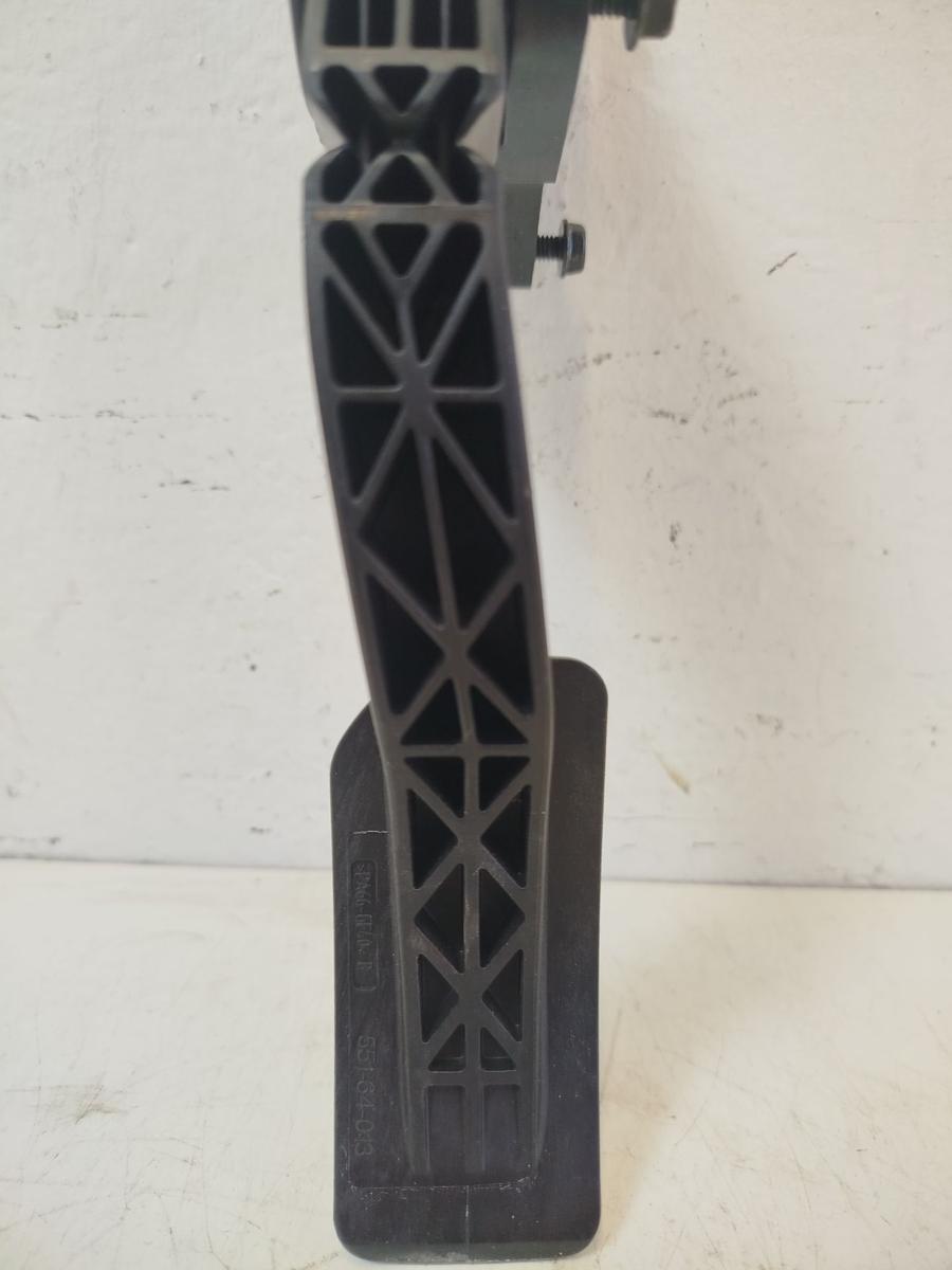 Nissan Leaf ZE1 40kWh Gaspedal Gaswertgeber Poti Fahrpedal OEM