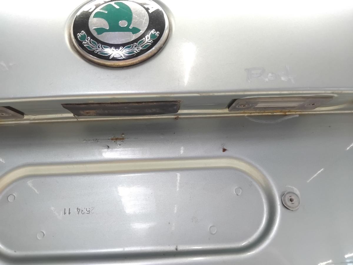 Skoda Fabia 2 5J Facelift Heckklappe arctic green mit Heckscheibe Bj.2011