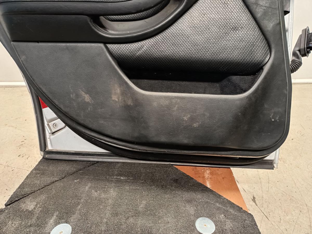 BMW E39 Kombi original T&uuml;r hinten links 354 Titansilber Baujahr 2002