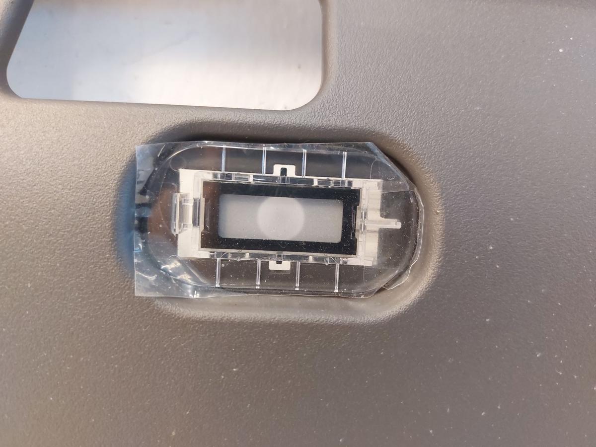 NIO ET7 Elektro Verkleidung Blende Innenverkleidung Fußraum mit Leuchte