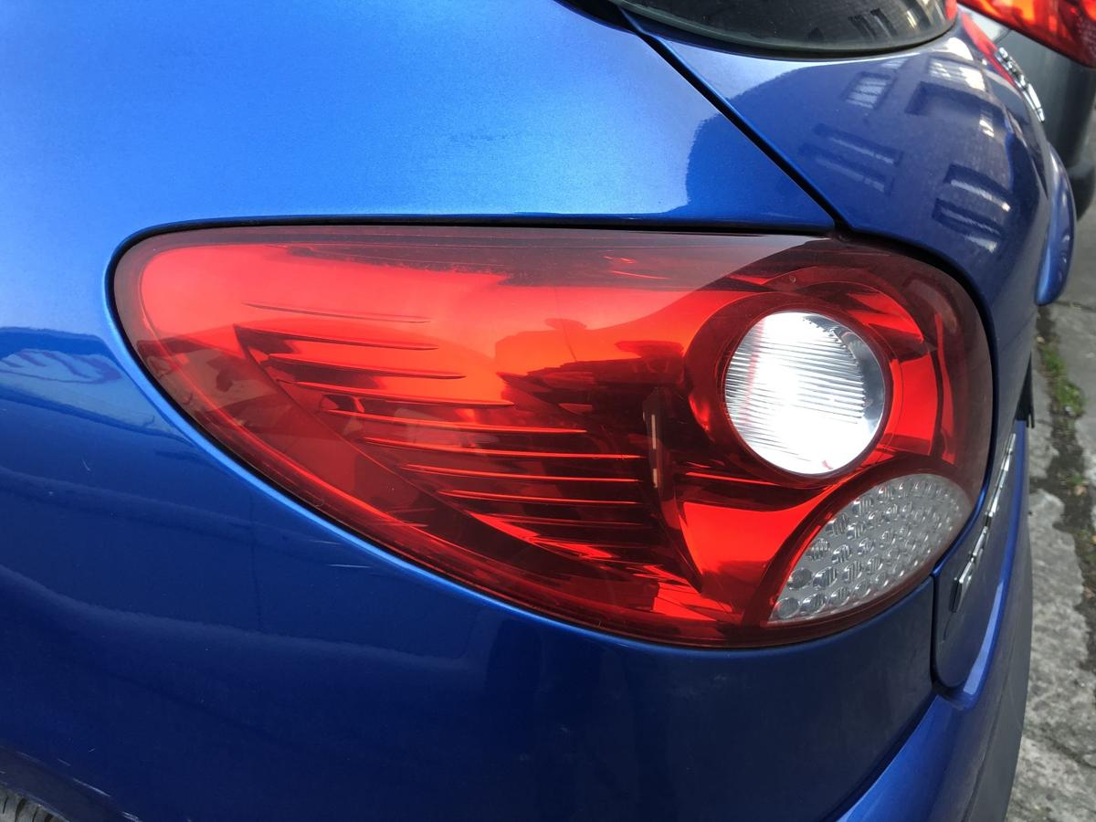 Peugeot 206+ R&uuml;ckleuchte links R&uuml;cklicht Heckleuchte Schlusslicht Licht hinten