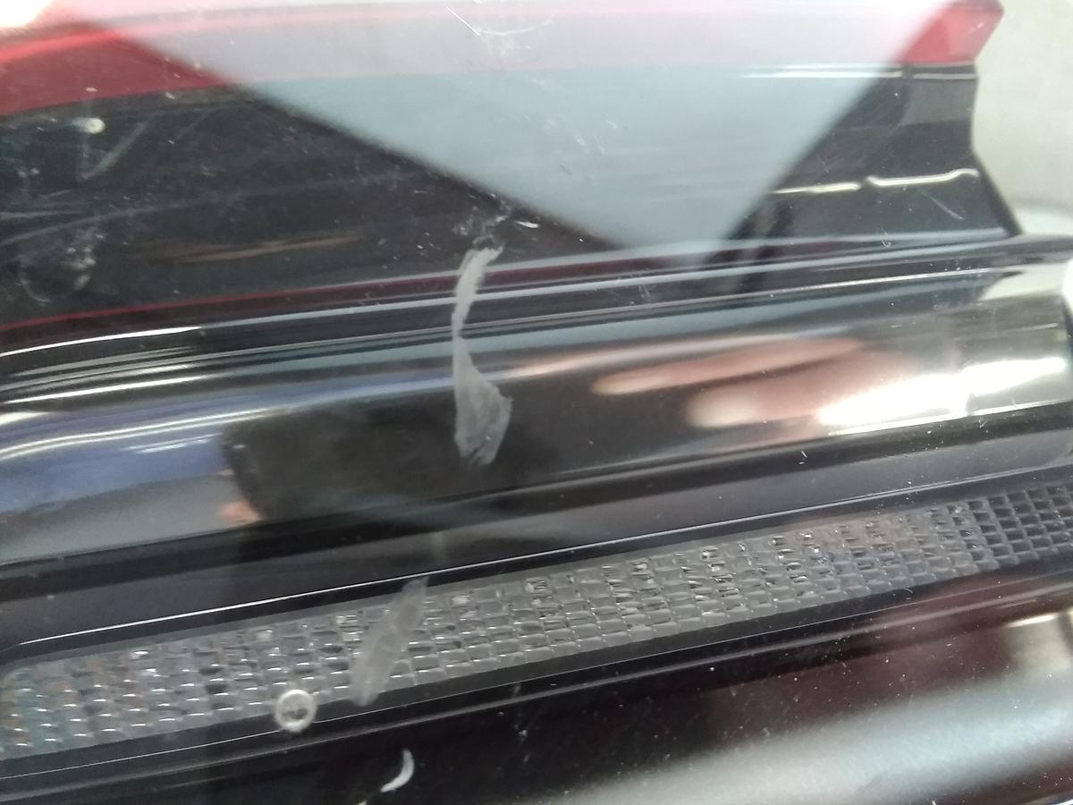 Tesla Model Y original R&uuml;ckleuchte Schlussleuchte links au&szlig;en 1502086-00-D