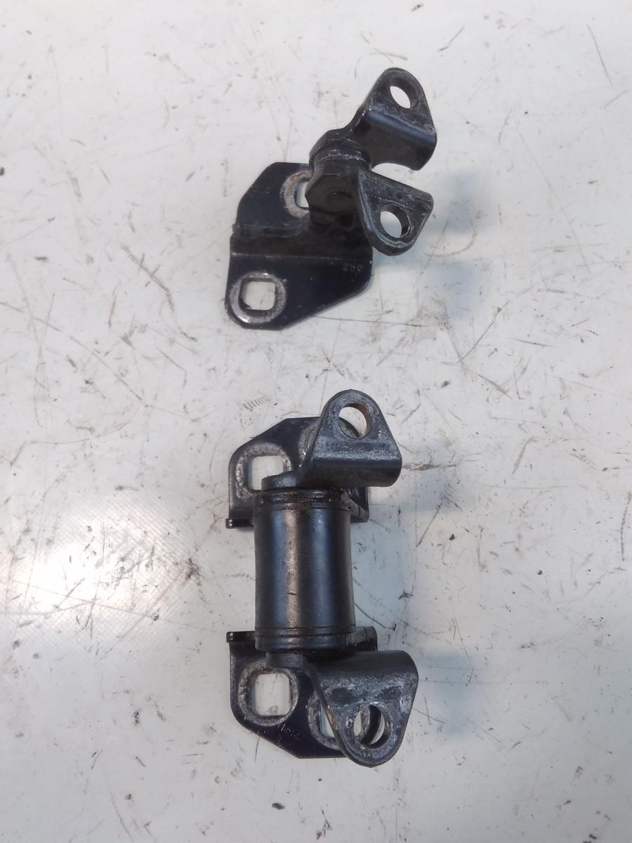 Tesla Model S original Satz T&uuml;rscharniere vorn rechts unfallfrei BJ2014