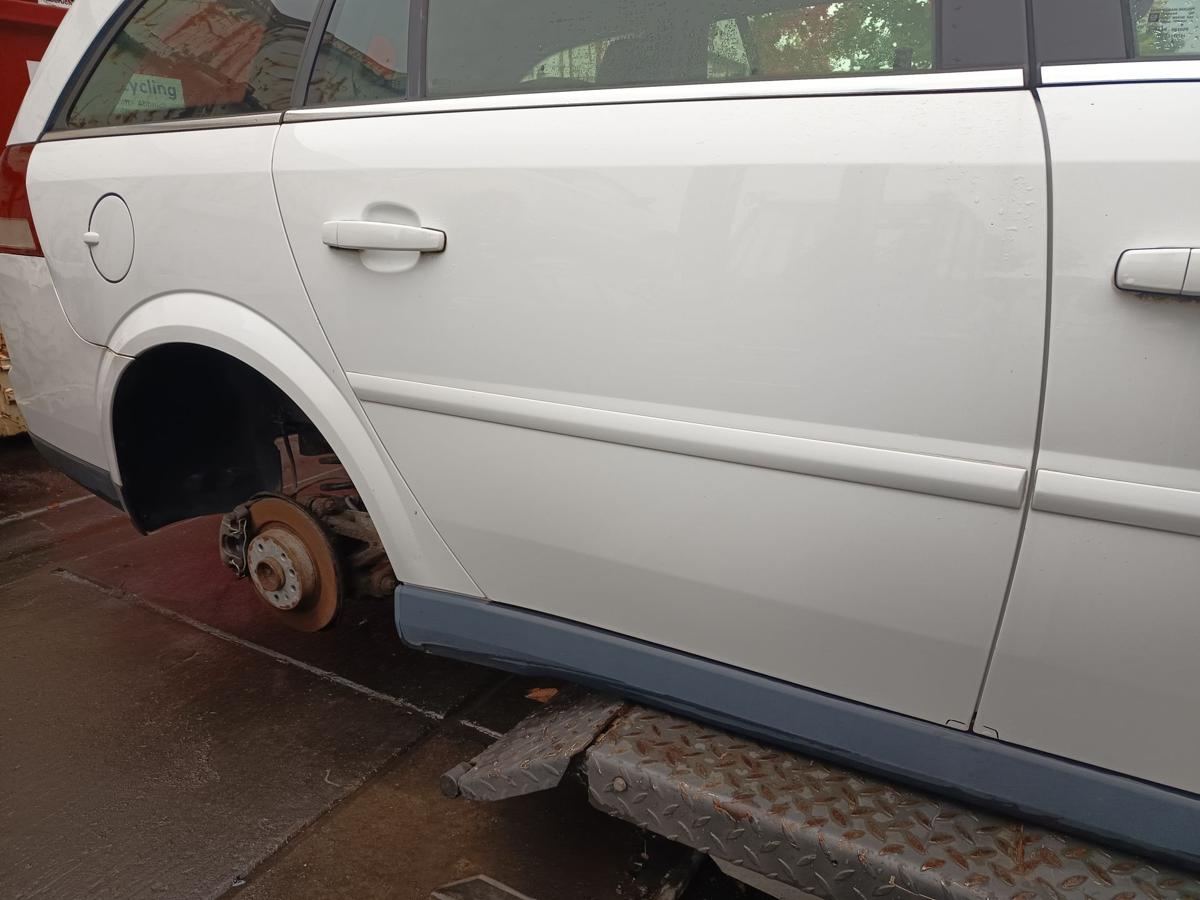 Opel Vectra C Caravan orig Tür hinten rechts Kombi Z474 weiß Bj 2008