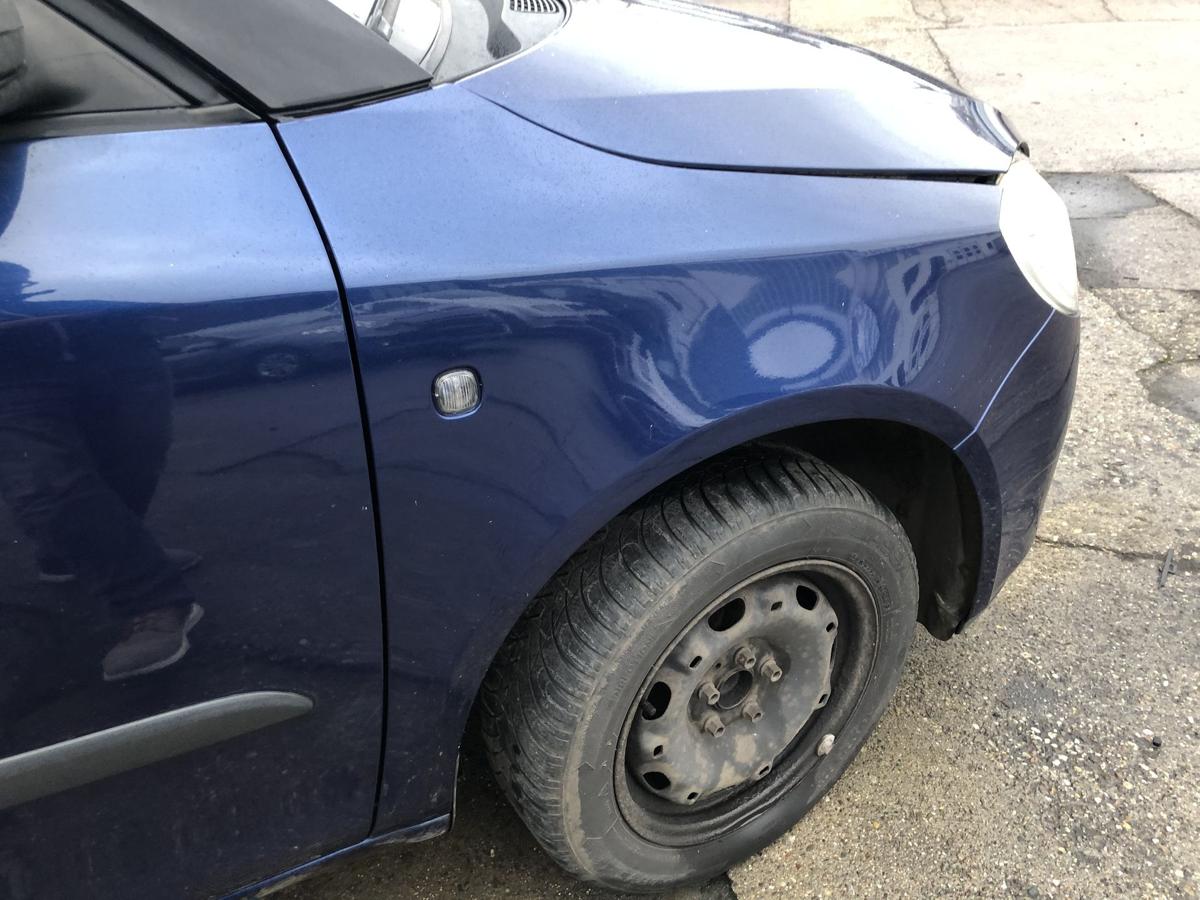 Skoda Fabia 2 Typ 5J Kotfl&uuml;gel vorn rechts Beifahrerseite LF5Q Storm Blau 06-14