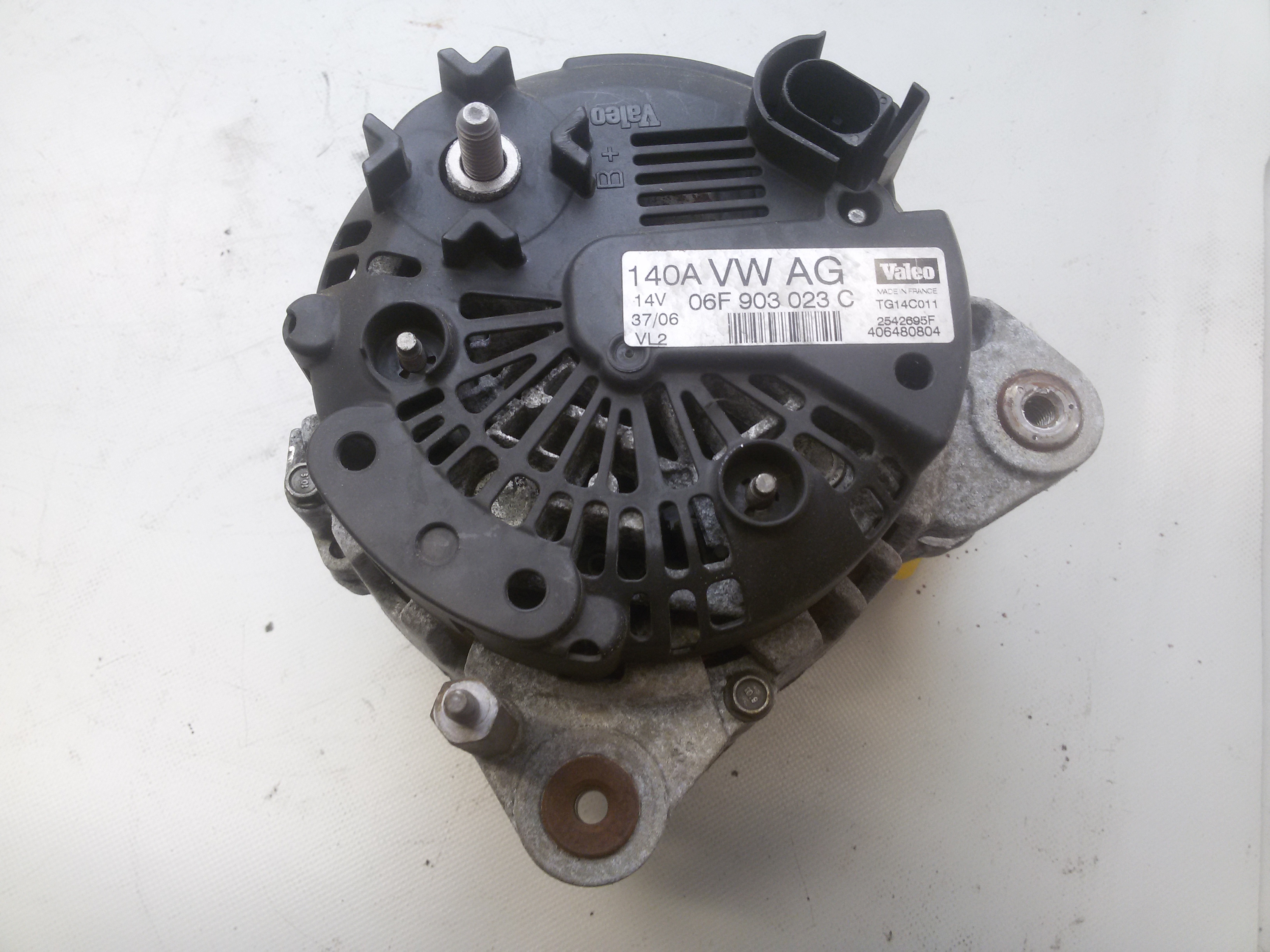 VW Passat 3C Bj.2006 original Lichtmaschine Generator 140A 1.6 75kw *BSE*