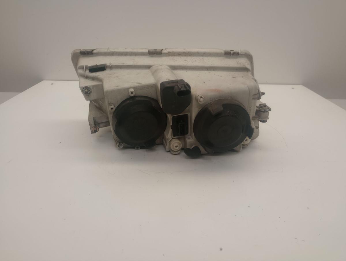 Volvo V40 orig Scheinwerfer vorn links vor Facelift/Hella 14908900L Bj 2000