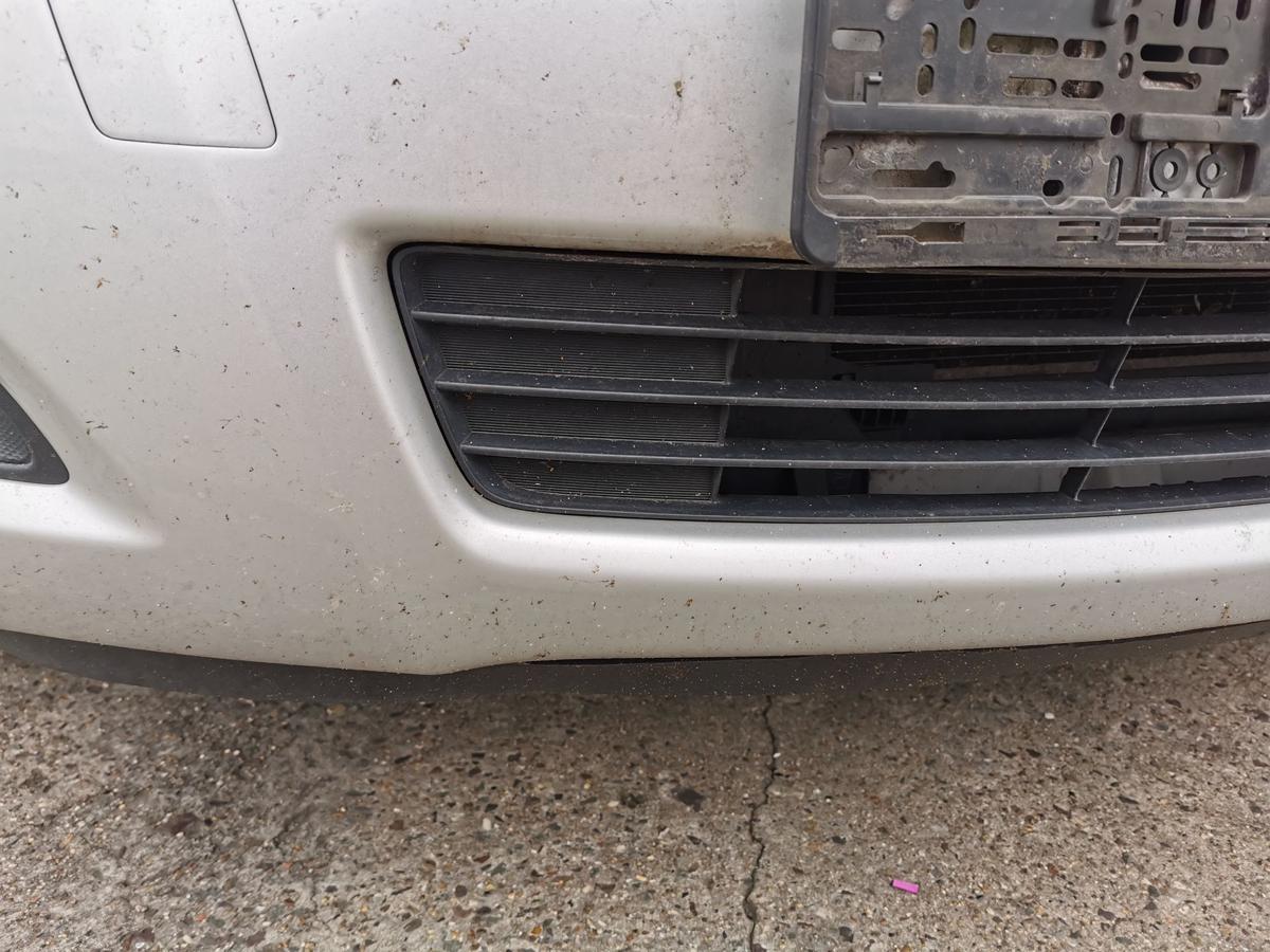 Toyota Yaris XP9 Stossfänger Stossstange Bumper vorn 1E7 Silver Pearl Metallic