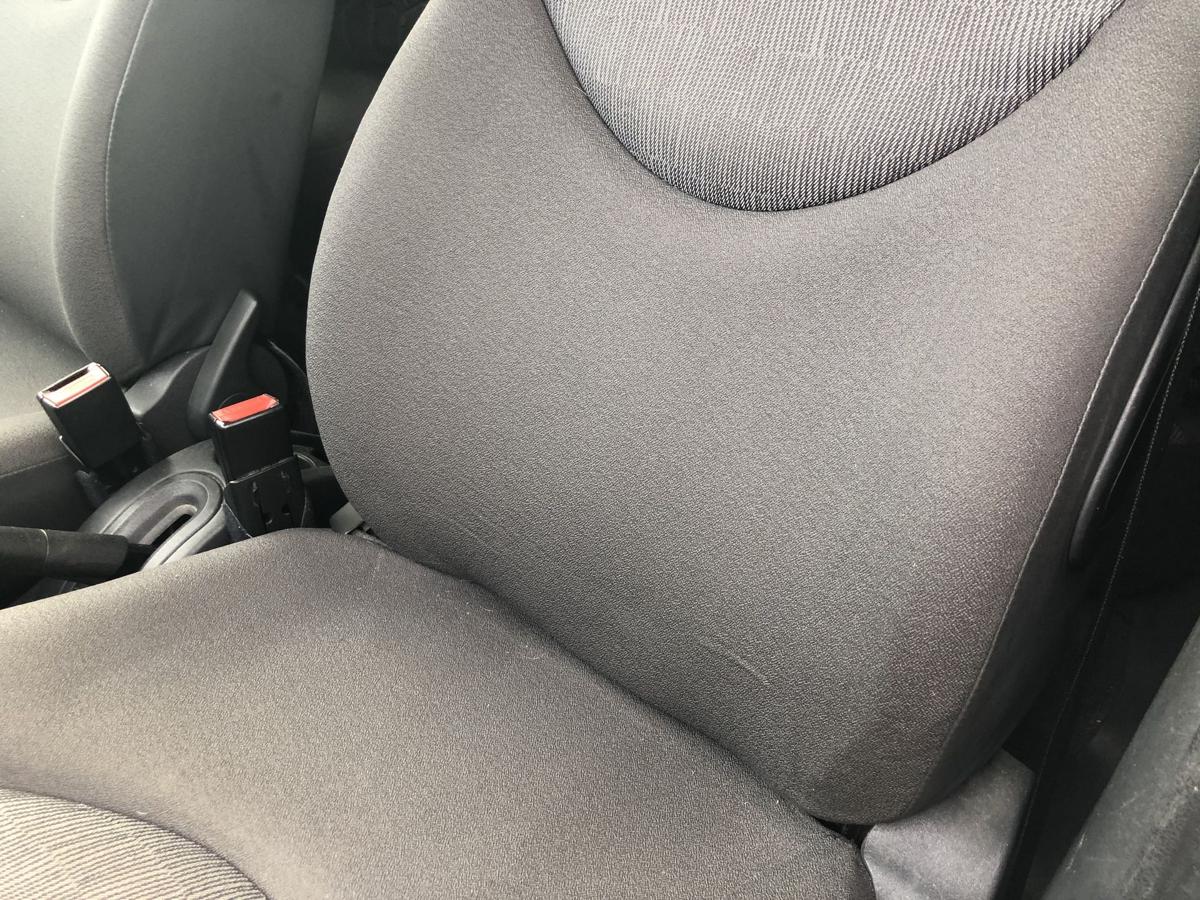 Citroen C3 Typ F Sitz vorn links Fahrersitz Stoff ohne Heizung
