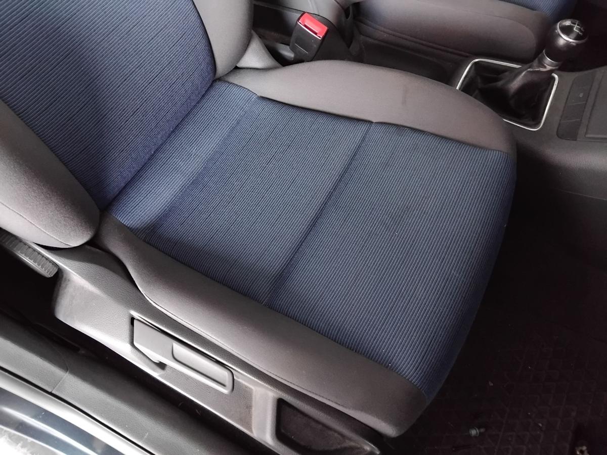 VW Golf Plus 5M Sitz vorn rechts Beifahrersitz beheizt Stoff grau/blau BJ2006