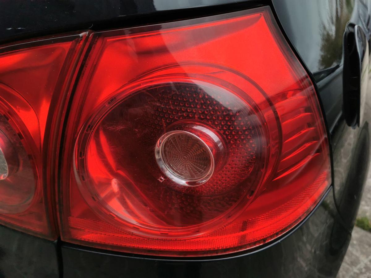 VW Golf V 5 1K Rückleuchte Schlussleuchte Rücklicht hinten aussen rechts 3trg