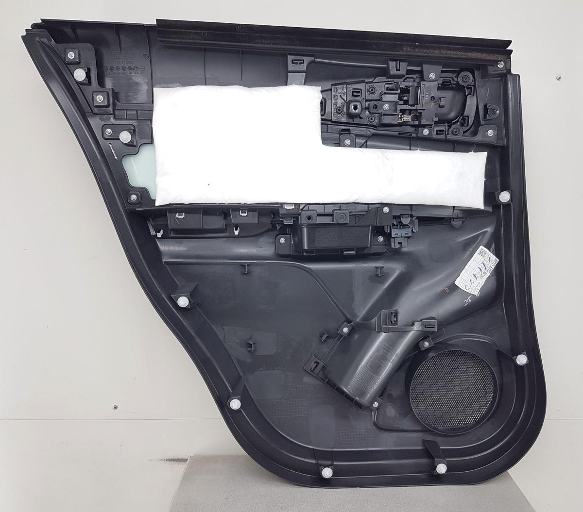 Mitsubishi Eclipse Cross T&uuml;rverkleidung hinten rechts Bj2023 7222B296ZZ schwarz