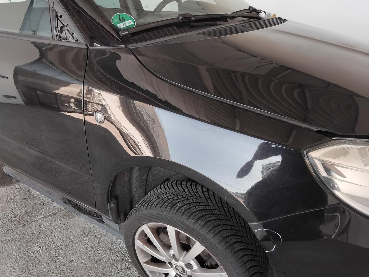 Skoda Fabia 2 5J Facelift original Kotflügel vorn rechts LF9R Blackmagic BJ2014