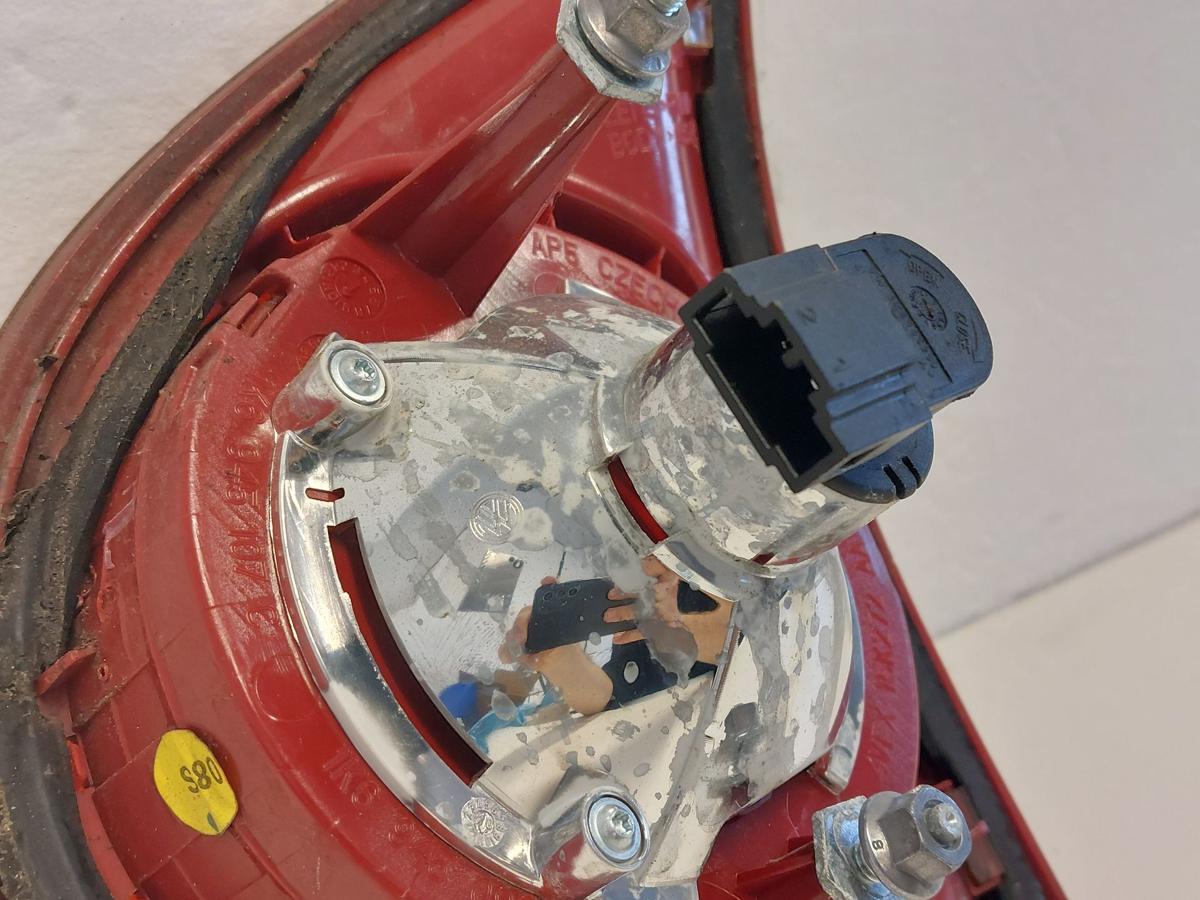 VW Golf V 5 1K Rückleuchte Schlussleuchte Rücklicht hinten innen links