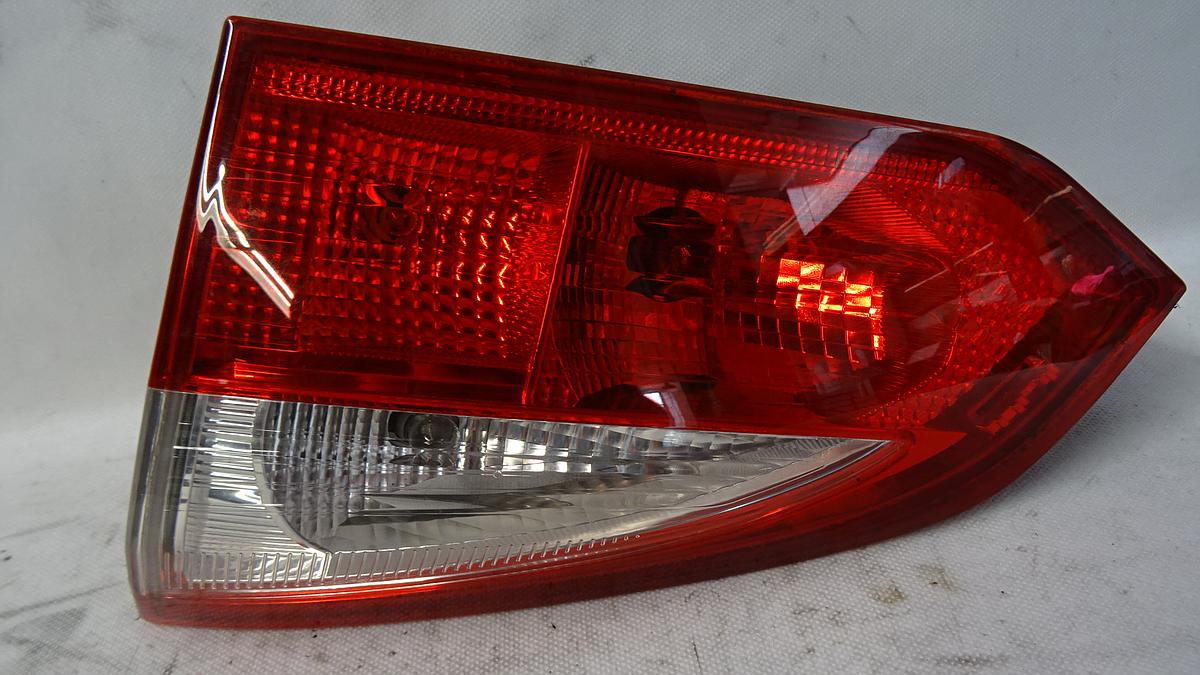 Rückleuchte Heckleuchte innen rechts Ford Focus III DYB Tunier Bj.2012 KEIN LED Ford: BM5113A602B