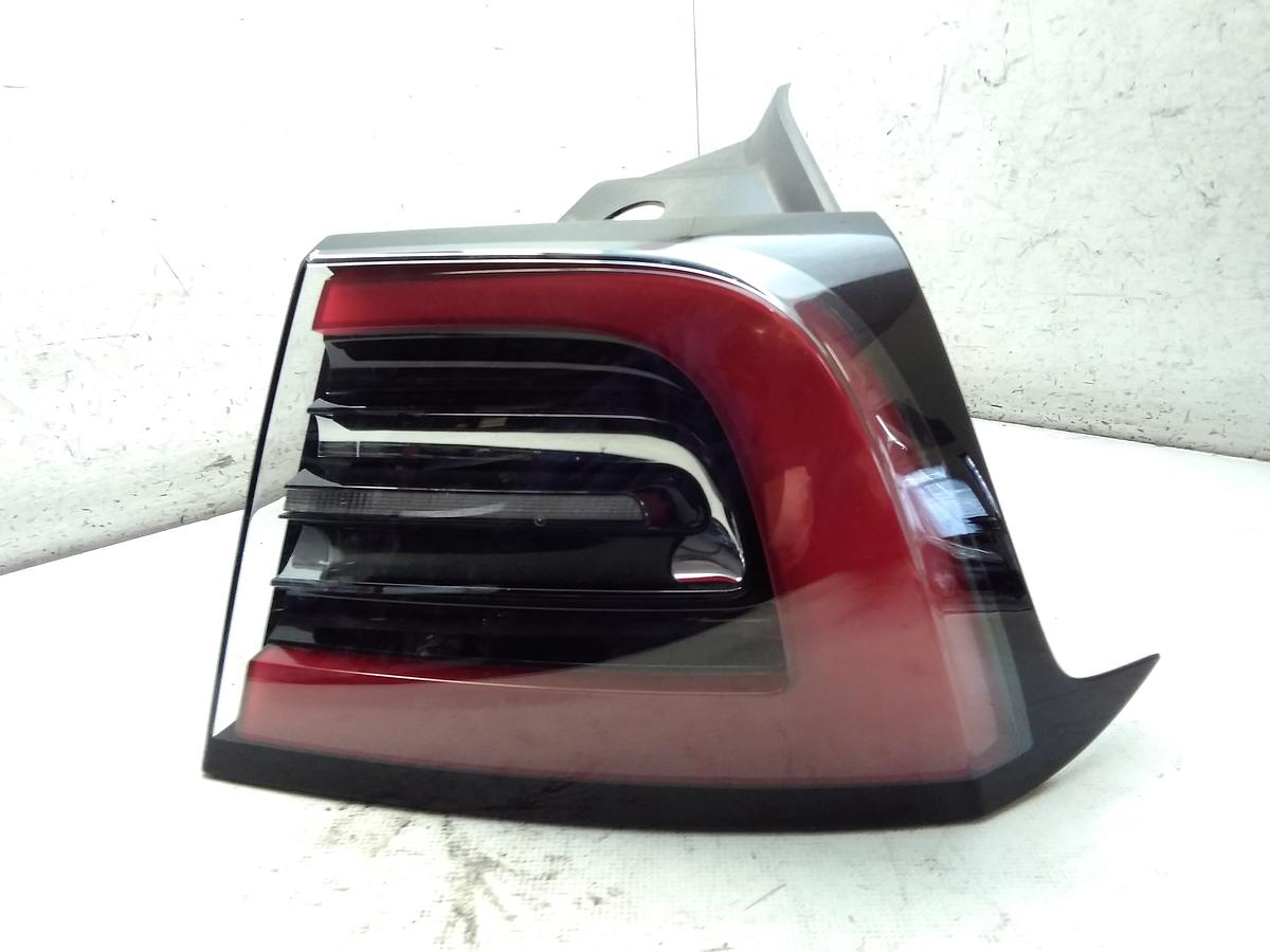 Tesla Model Y original R&uuml;ckleuchte Schlussleuchte rechts au&szlig;en 1502087-99-D