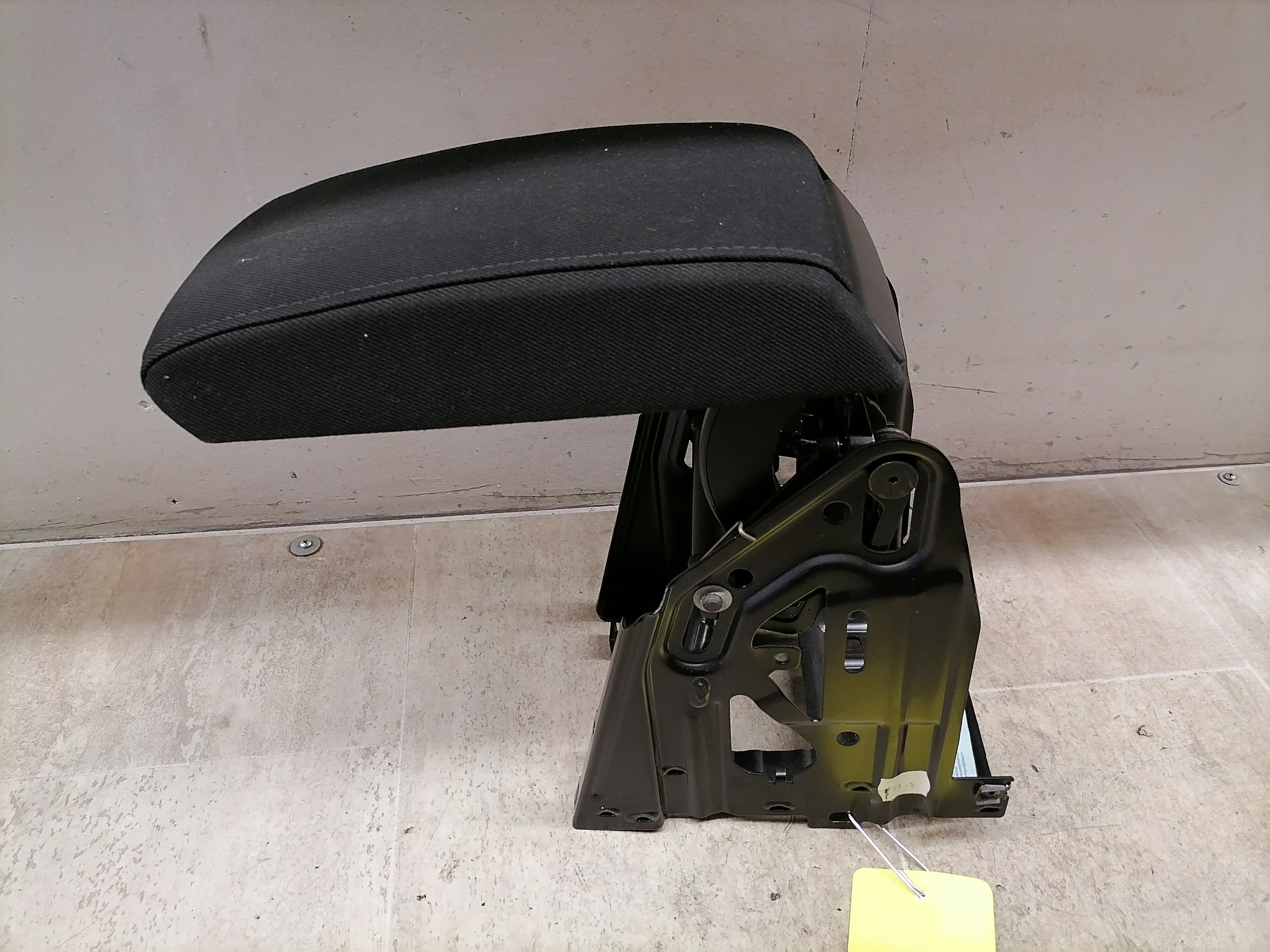 Skoda Octavia 2 1Z 04-10 Mittelarmlehne vorn schwarz 1Z0864207A