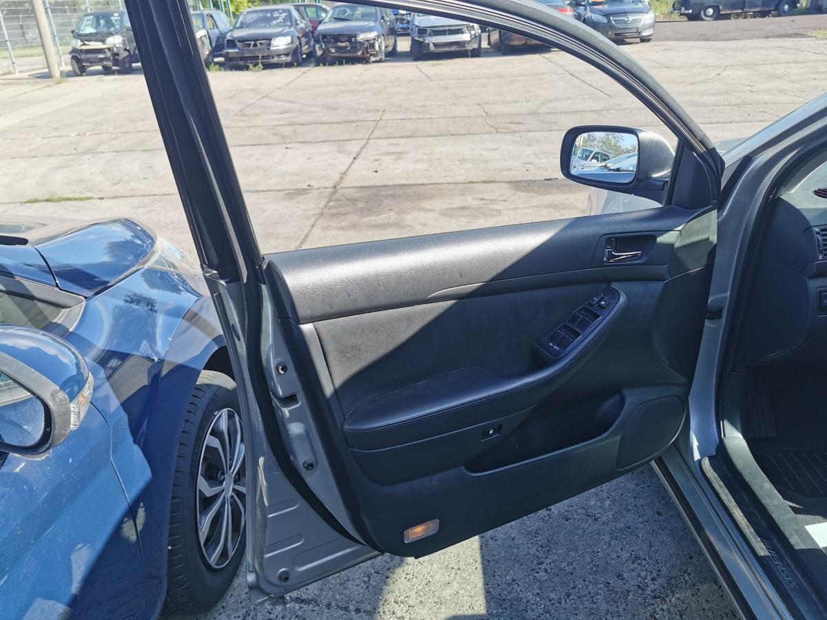 Toyota Avensis T25 Kombi Fahrertür Tür Autotür vorn links 1C0 Radiant Silver Roh