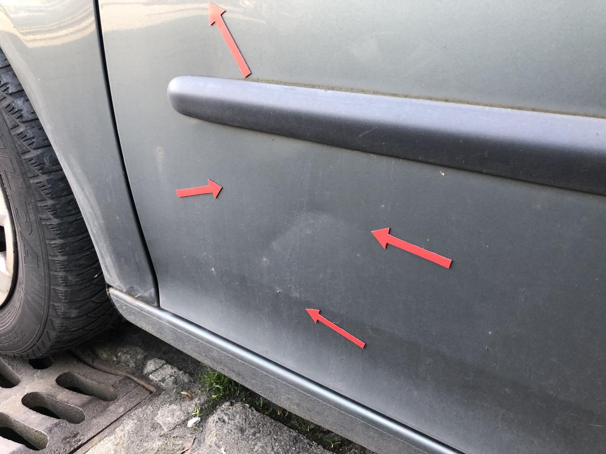 VW Golf 5 V 1K T&uuml;r vorn links Fahrert&uuml;r nur f&uuml;r 3 t&uuml;rer LA6Q Sagegreen Dellen