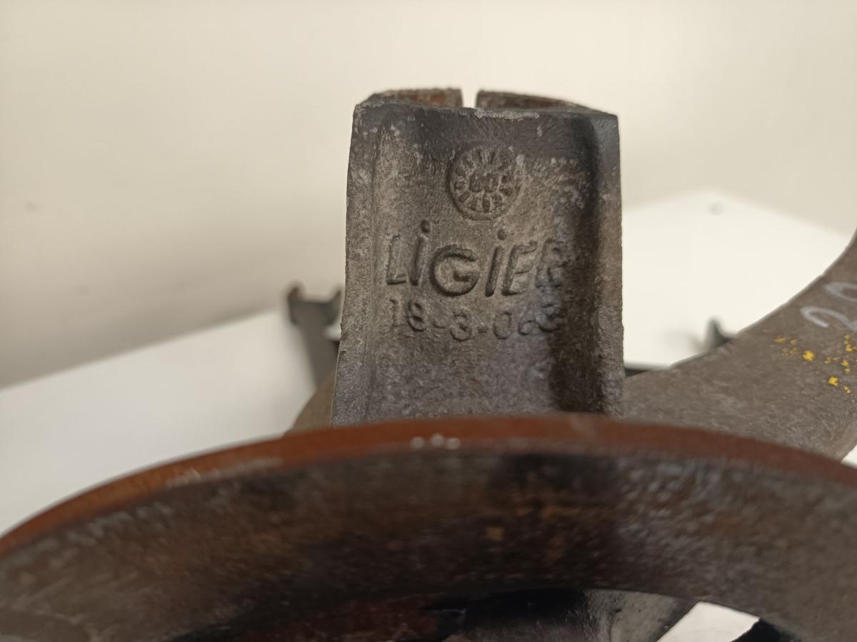 Ligier JS20 ME Microcar orig Achsschenkel vorn links 18-3.063 Bj 2005